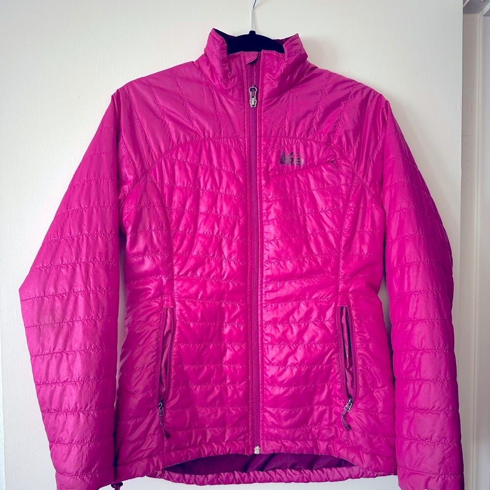 REI recycled packable pink puffer jacket size small! EUC